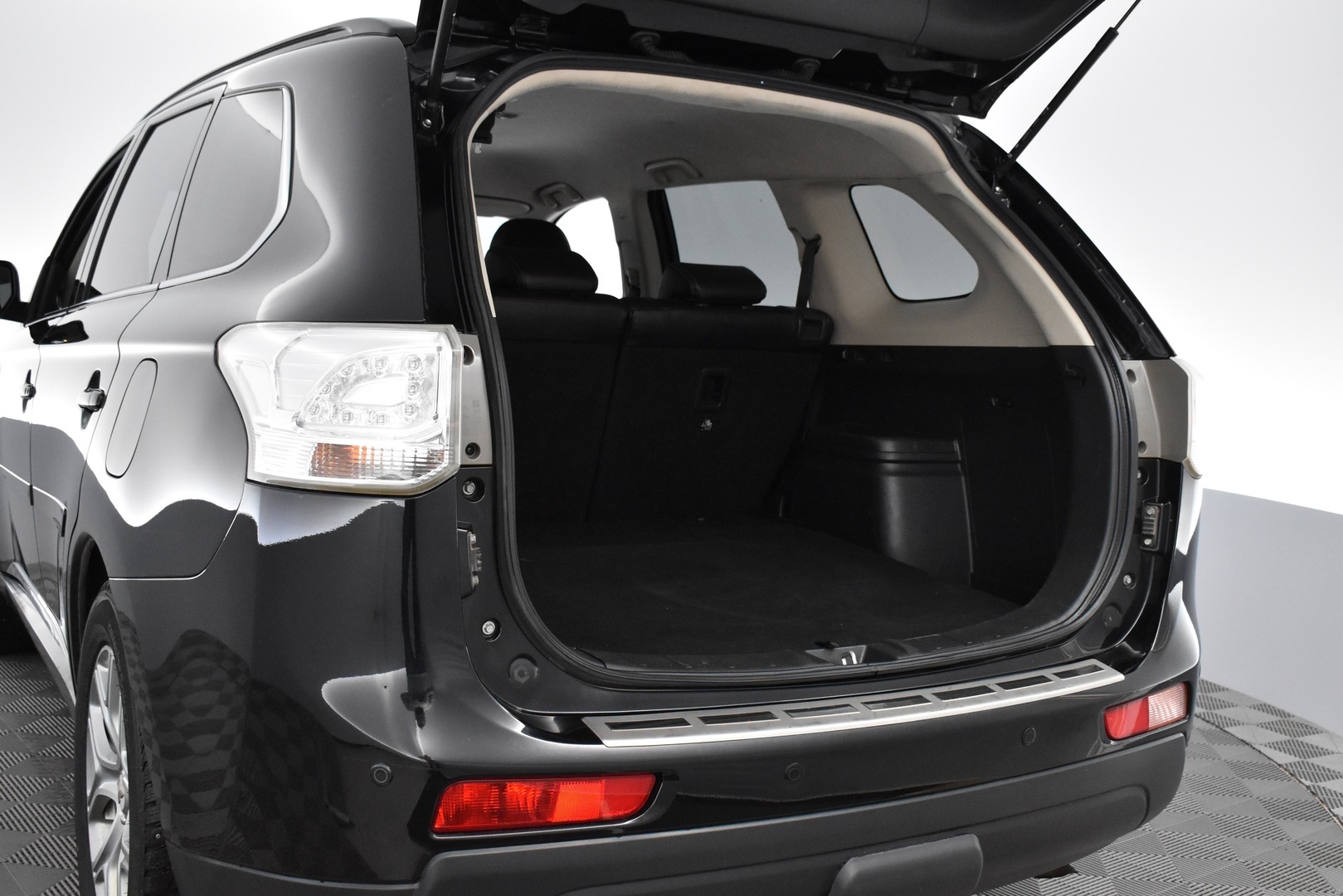 MITSUBISHI Outlander PHEV 2014