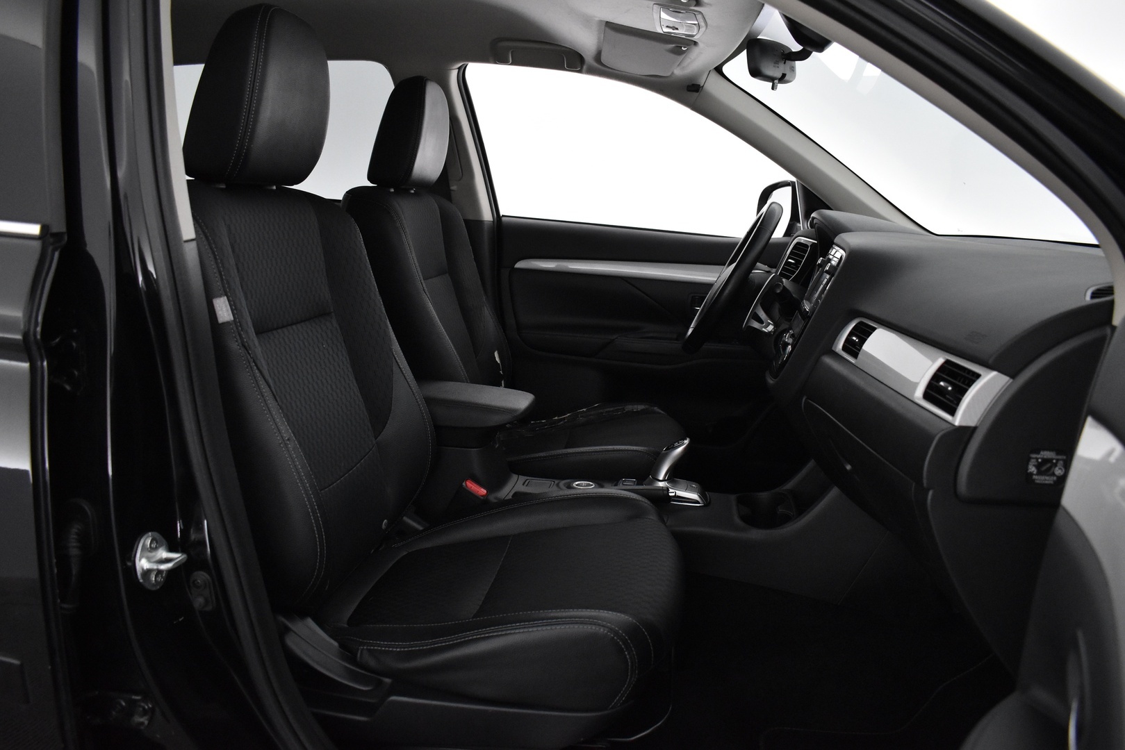 MITSUBISHI Outlander PHEV 2014