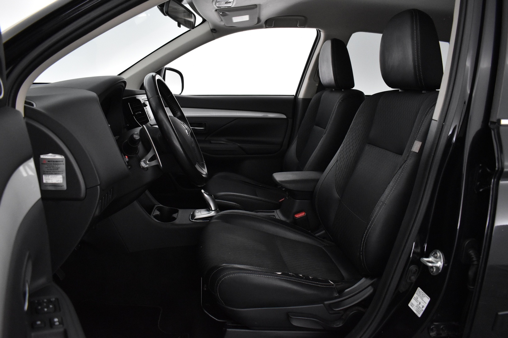 MITSUBISHI Outlander PHEV 2014