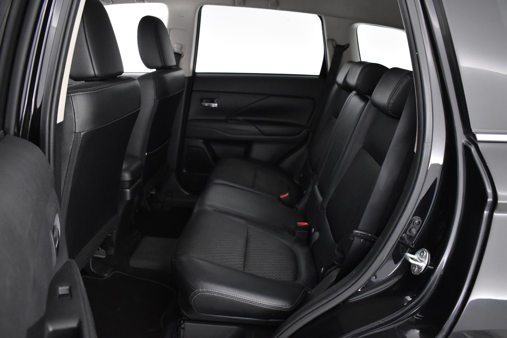 MITSUBISHI Outlander PHEV 2014