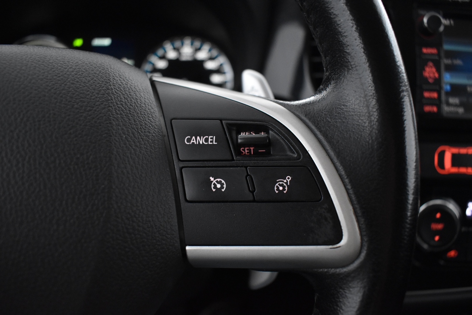 MITSUBISHI Outlander PHEV 2014