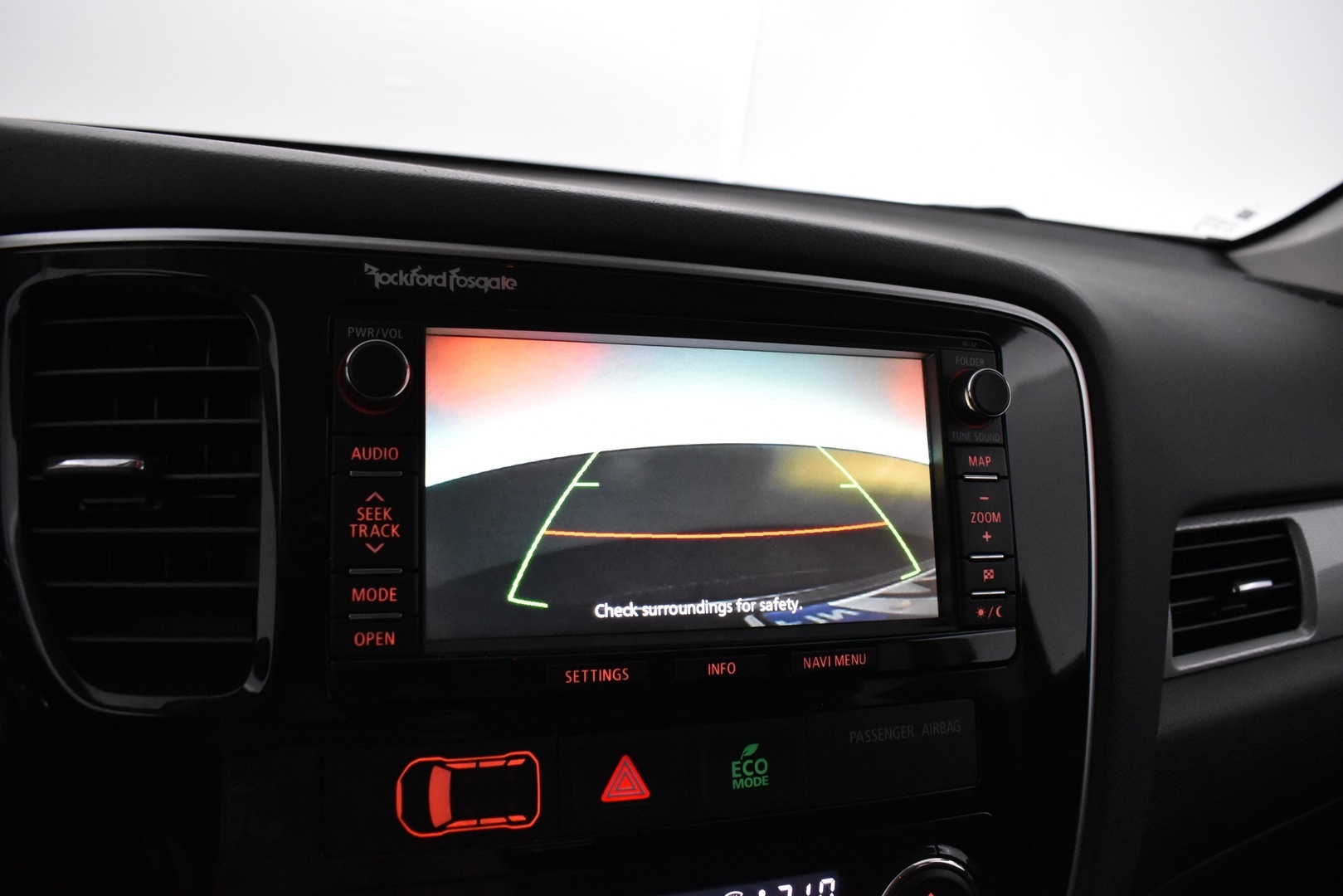 MITSUBISHI Outlander PHEV 2014