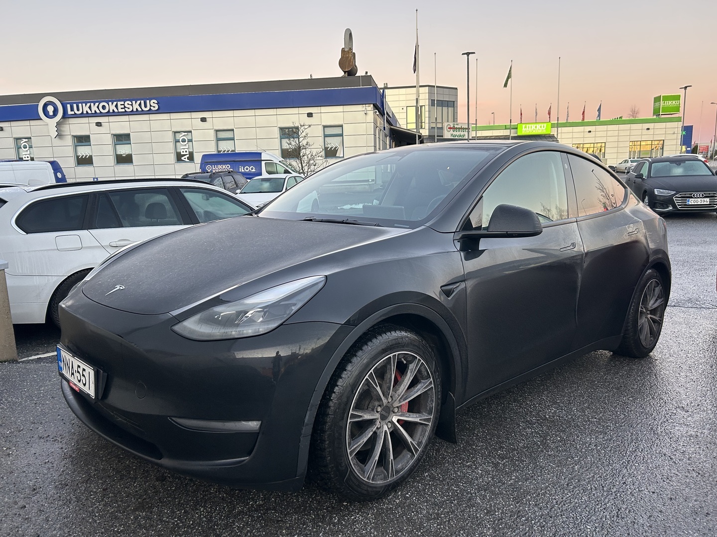 TESLA Model Y 2023