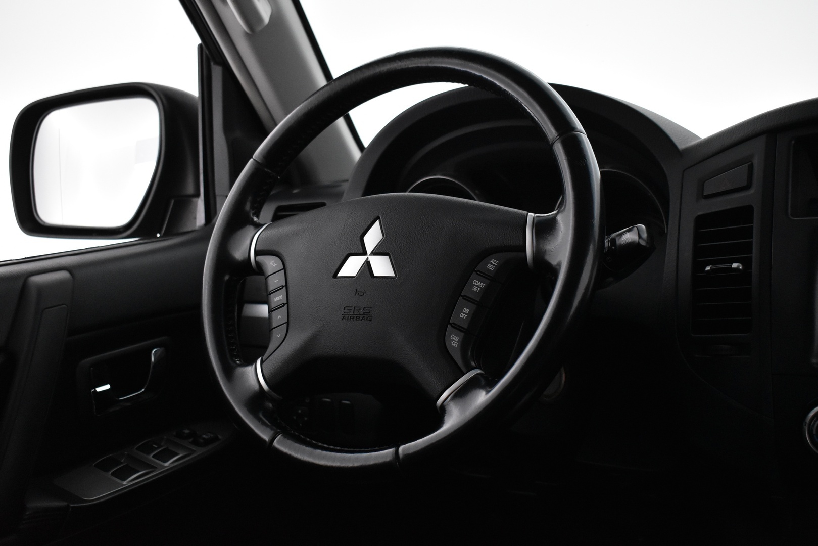 MITSUBISHI Pajero 2007