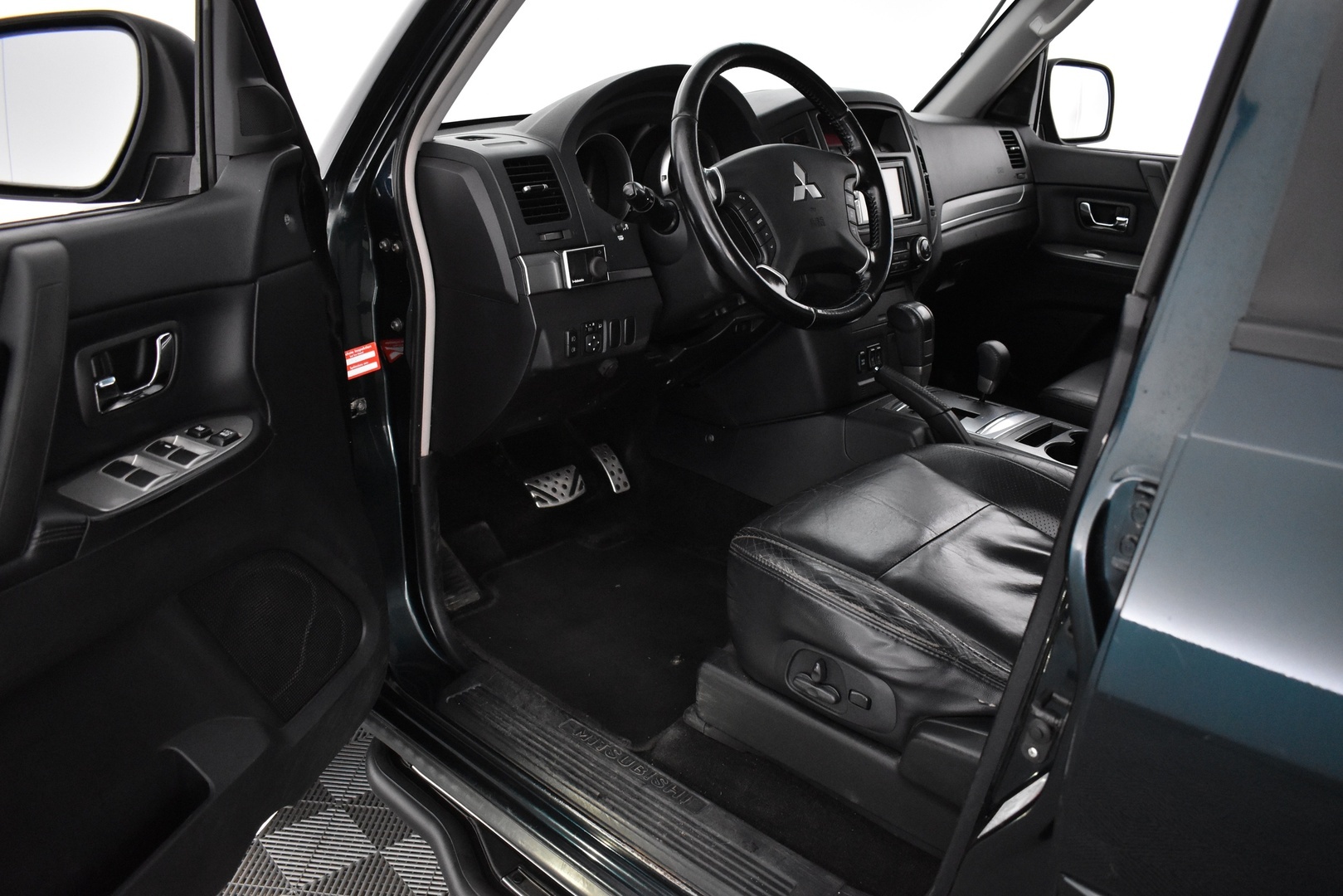 MITSUBISHI Pajero 2007