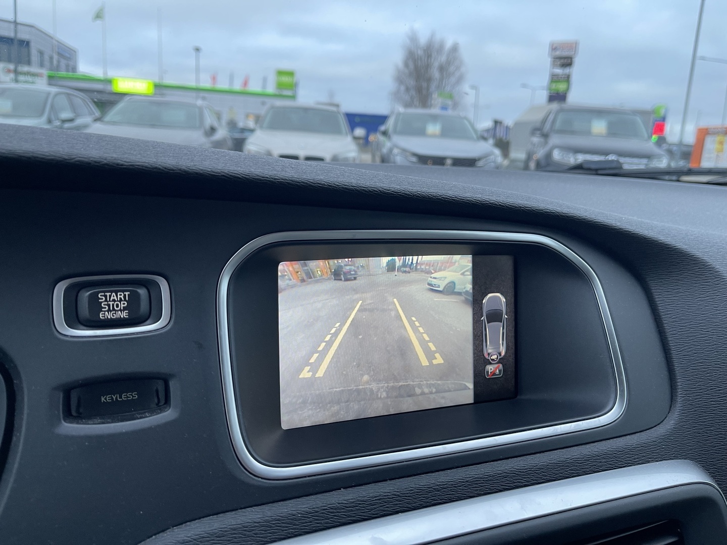 VOLVO V40 Cross Country 2013