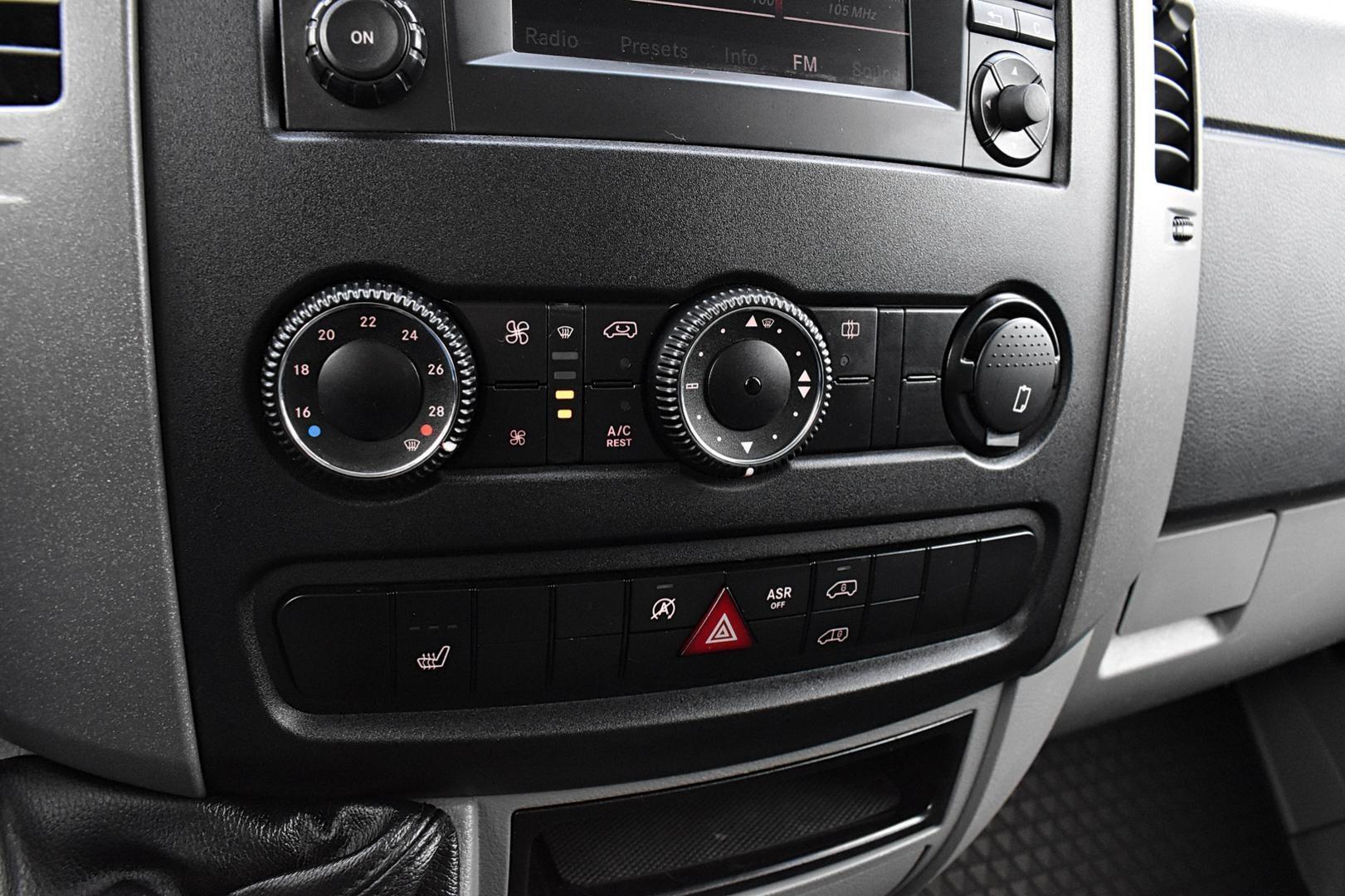 VOLKSWAGEN Crafter 2015