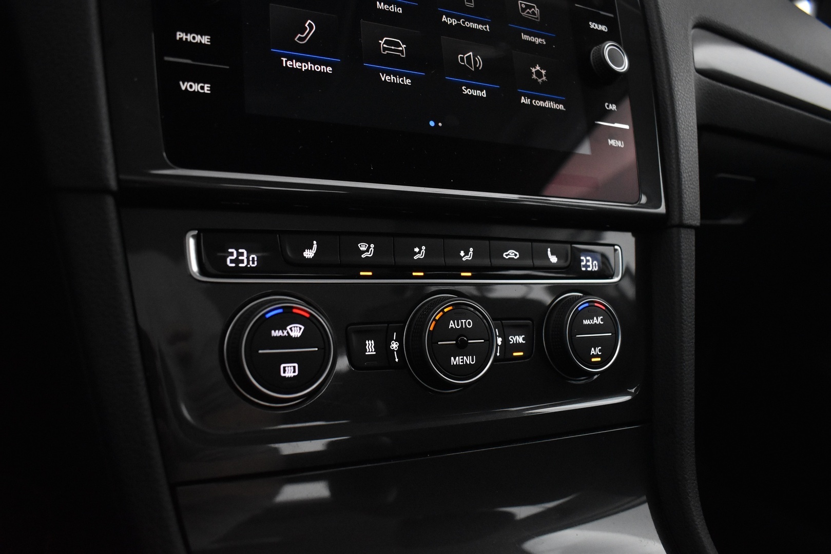 VOLKSWAGEN Golf 2019