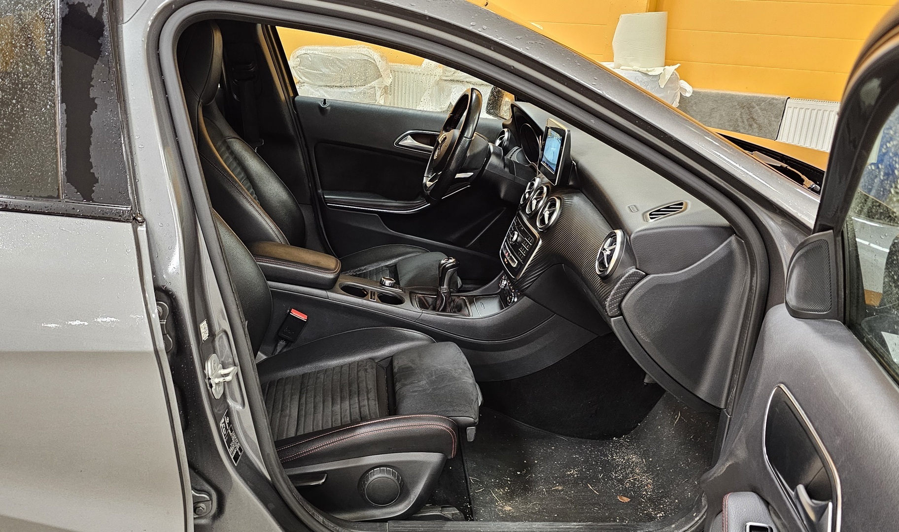 MERCEDES-BENZ A 2017