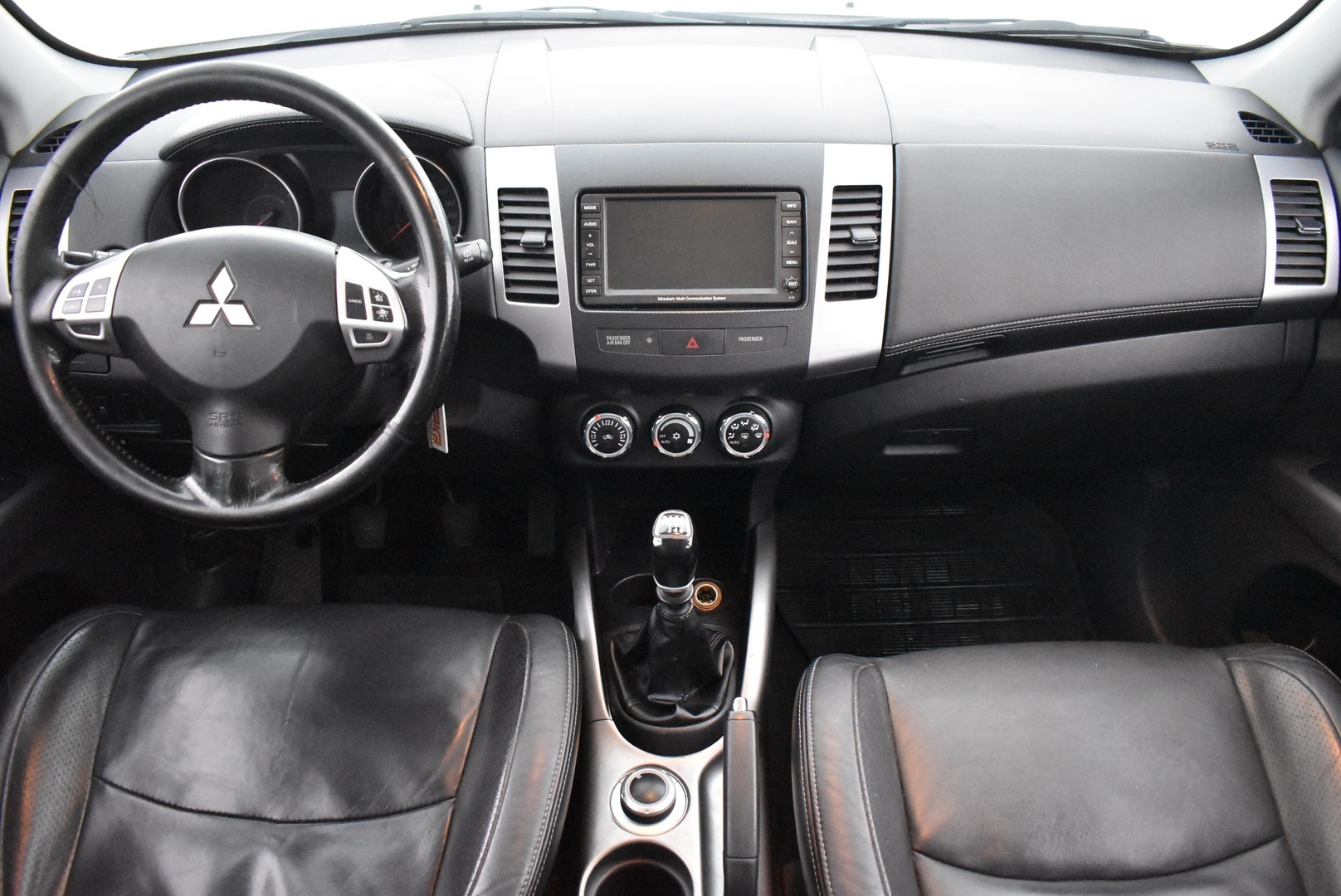 MITSUBISHI Outlander 2011