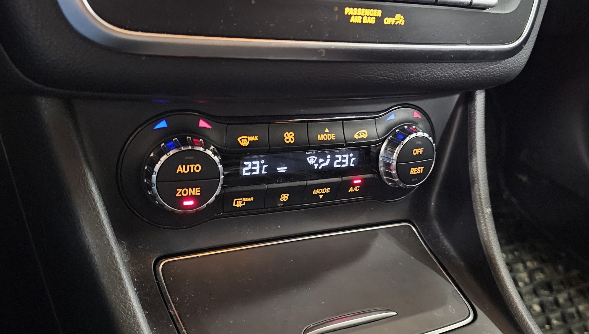 MERCEDES-BENZ CLA 2019