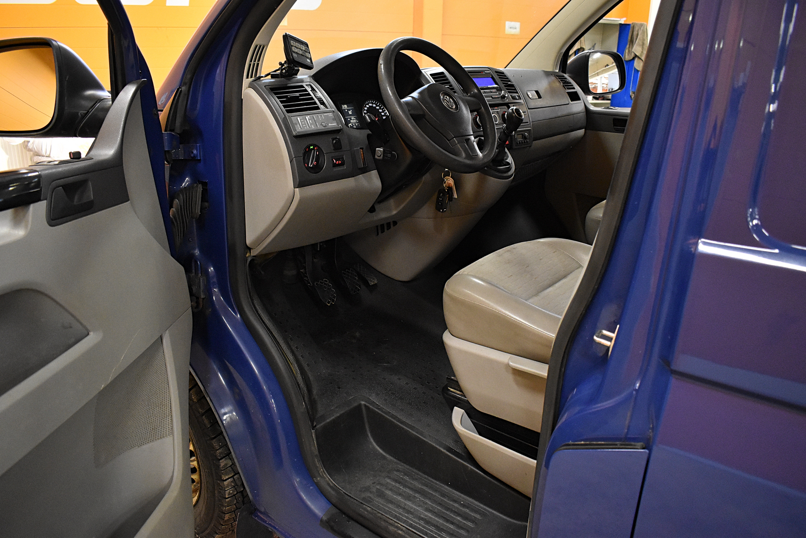 VOLKSWAGEN Transporter 2010