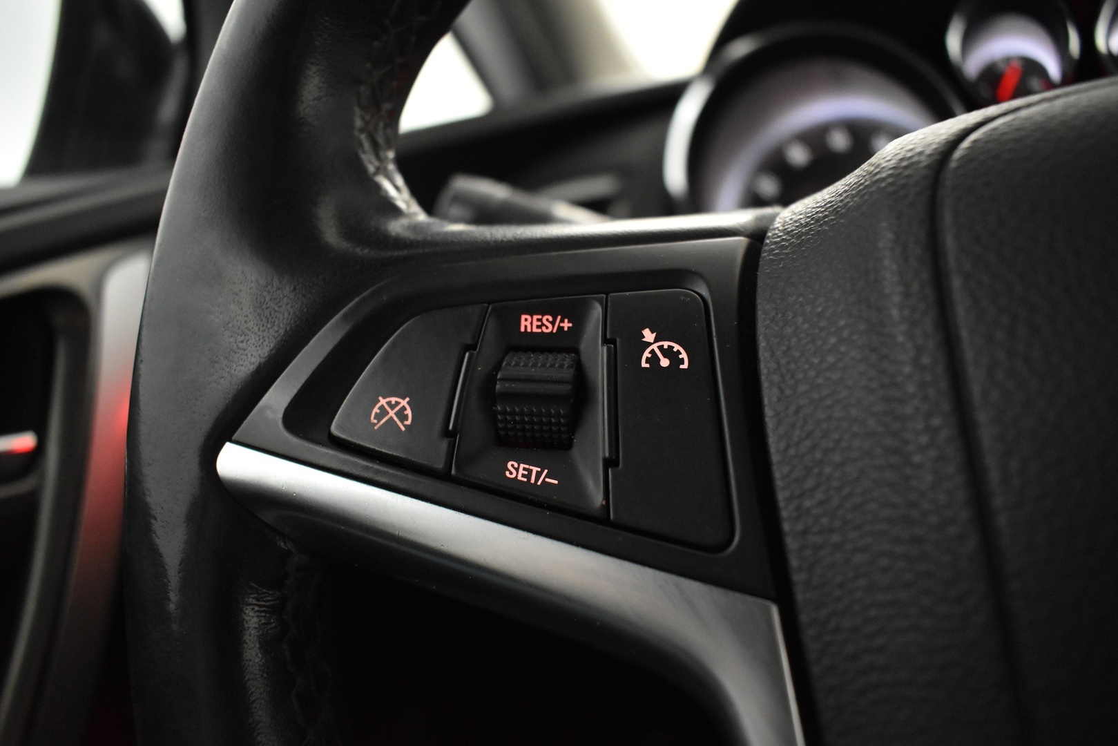 OPEL Astra 2012