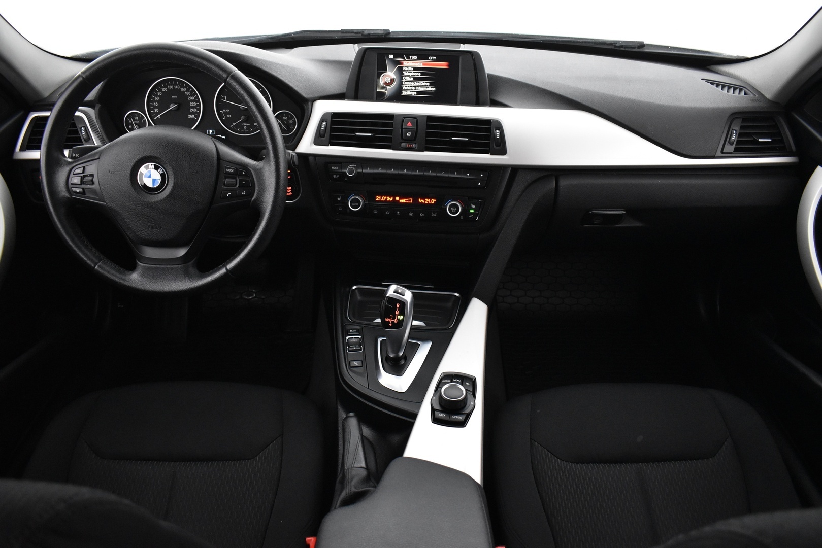 BMW 318 2015