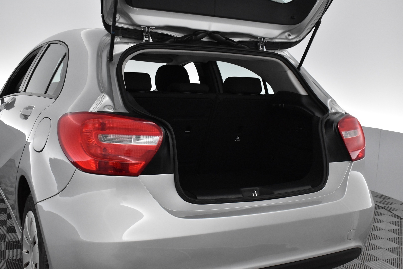 MERCEDES-BENZ A 2013