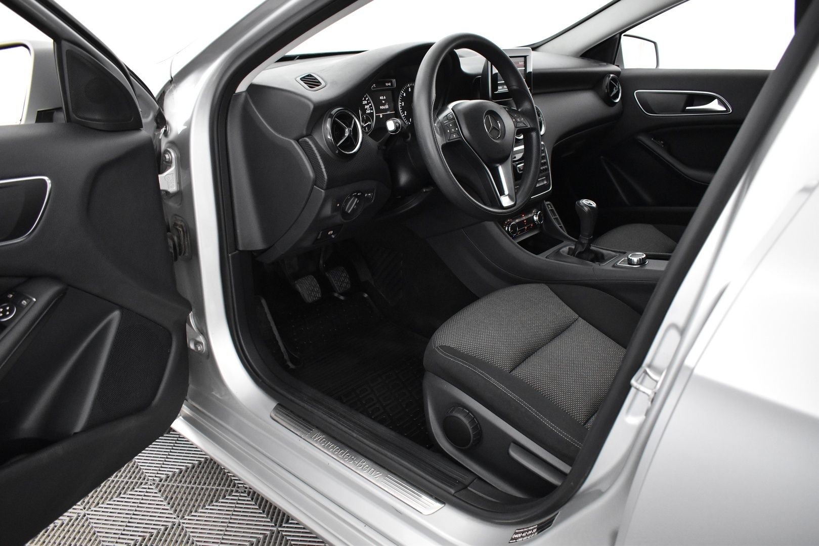 MERCEDES-BENZ A 2013