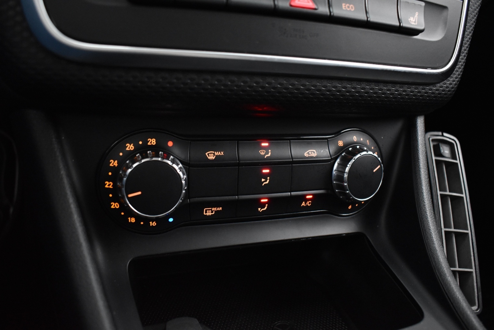 MERCEDES-BENZ A 2013