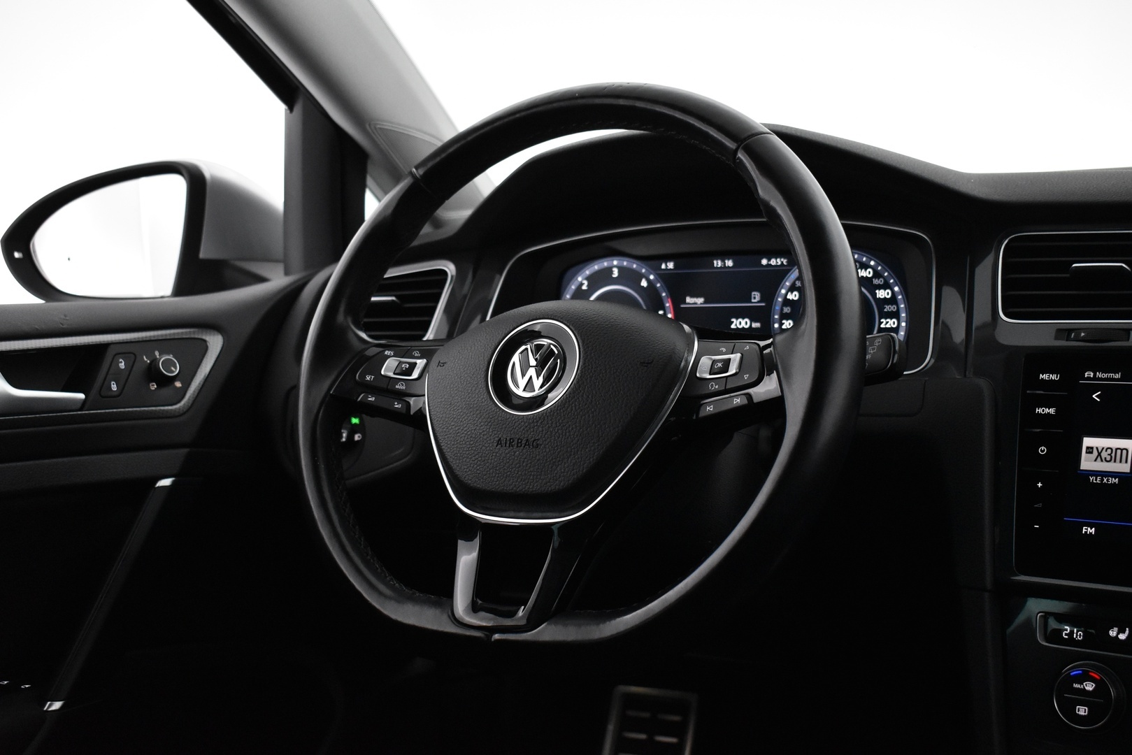 VOLKSWAGEN Golf 2017