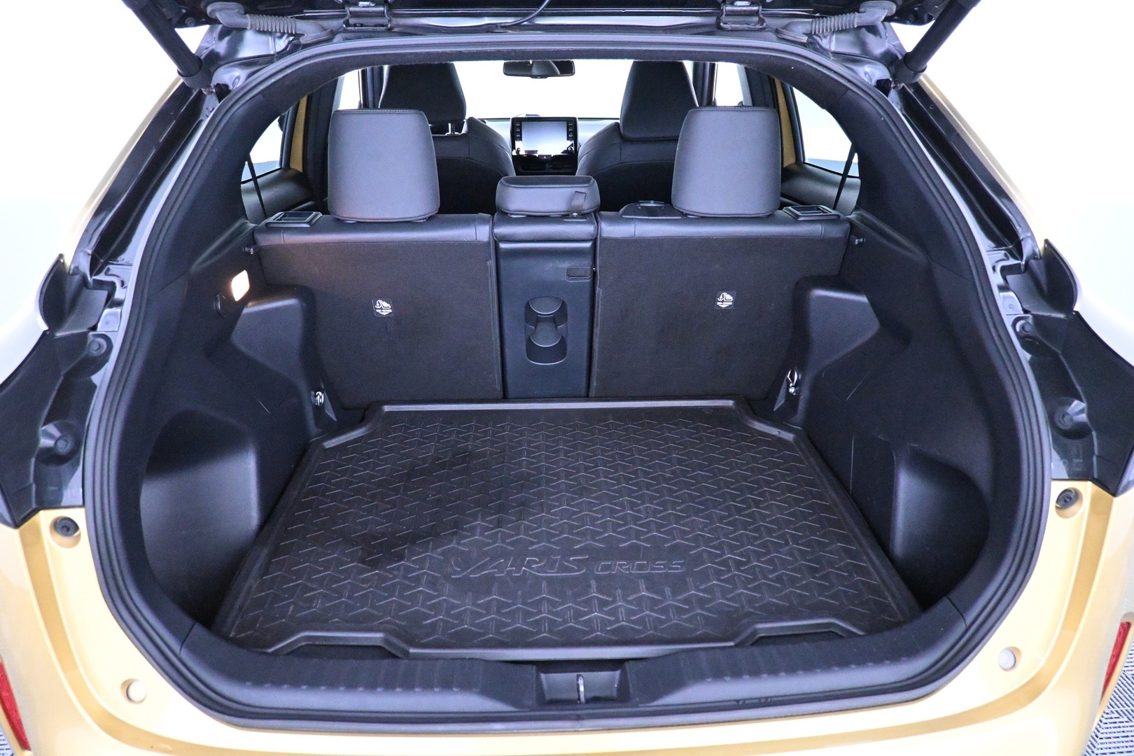 TOYOTA Yaris Cross 2021