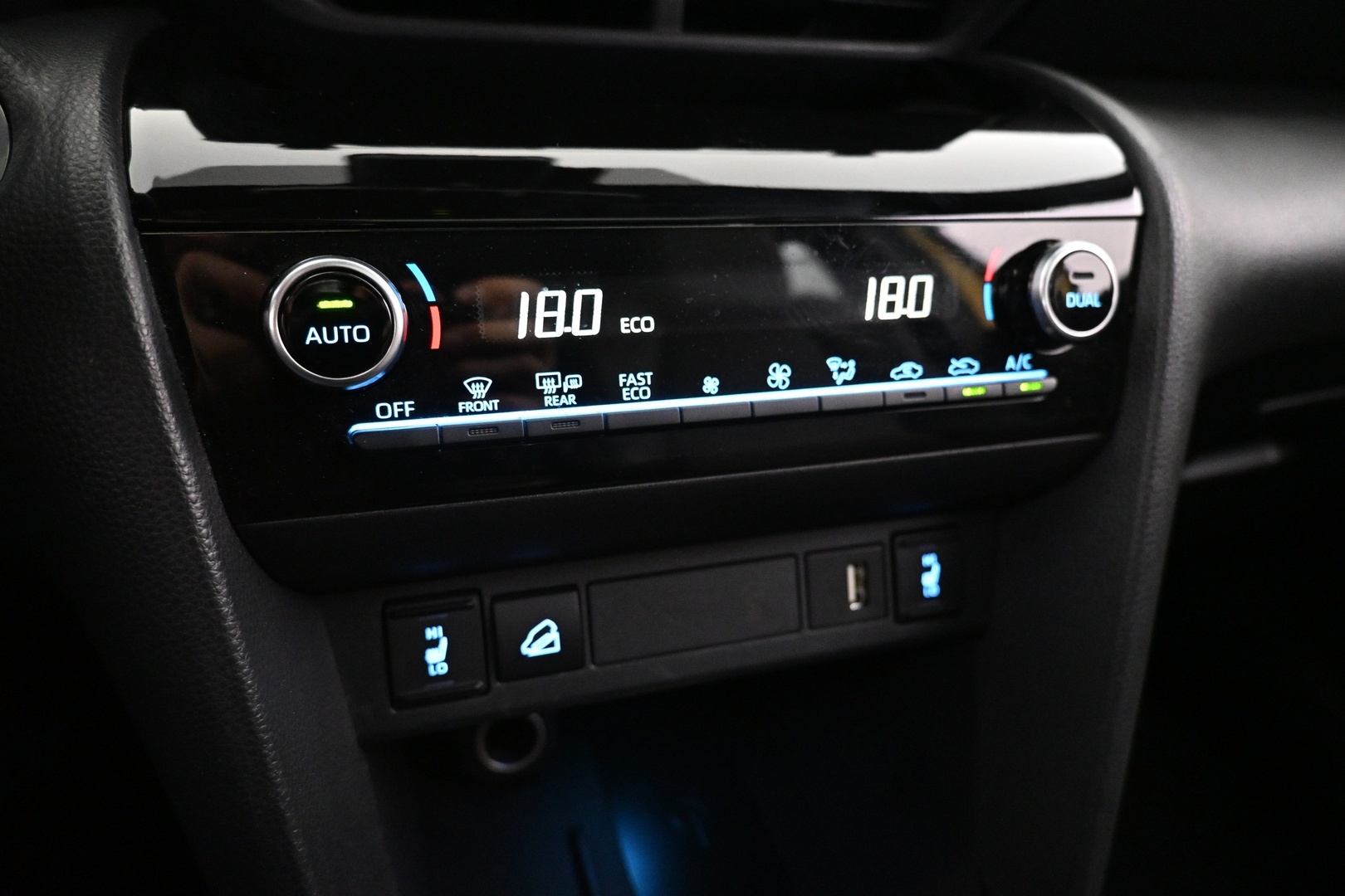 TOYOTA Yaris Cross 2021