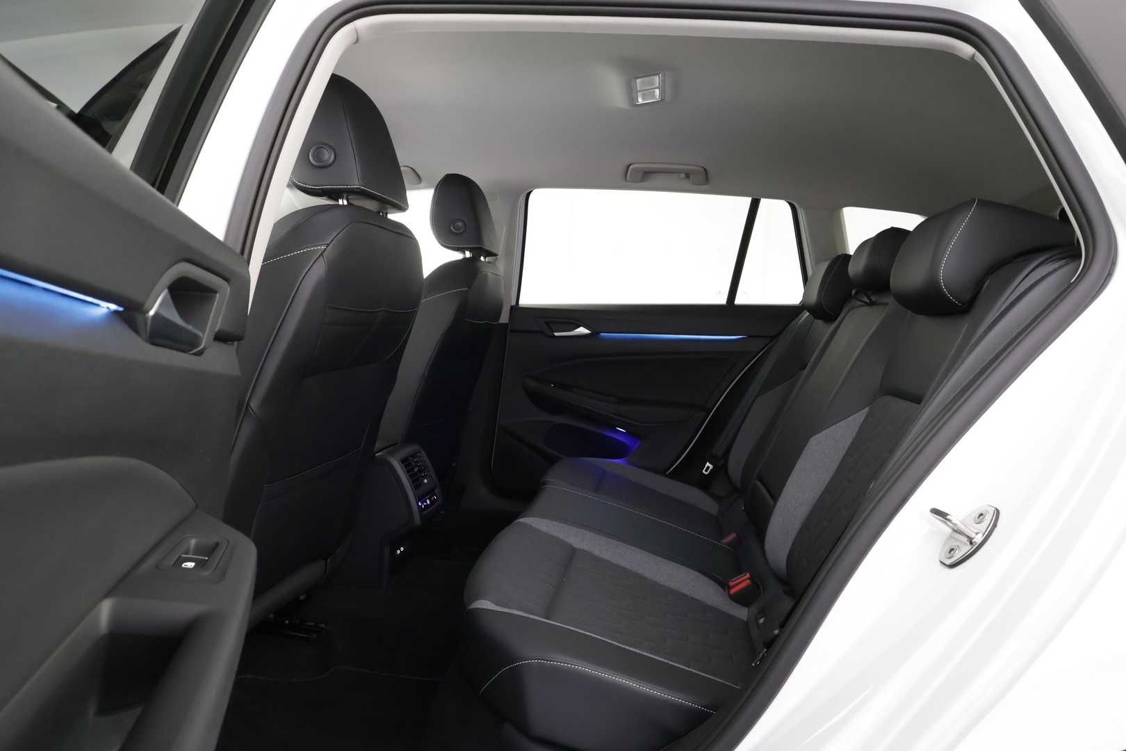VOLKSWAGEN Golf 2026