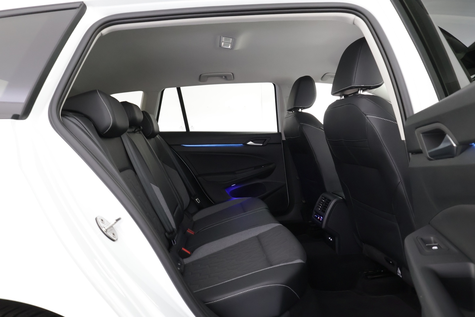 VOLKSWAGEN Golf 2026