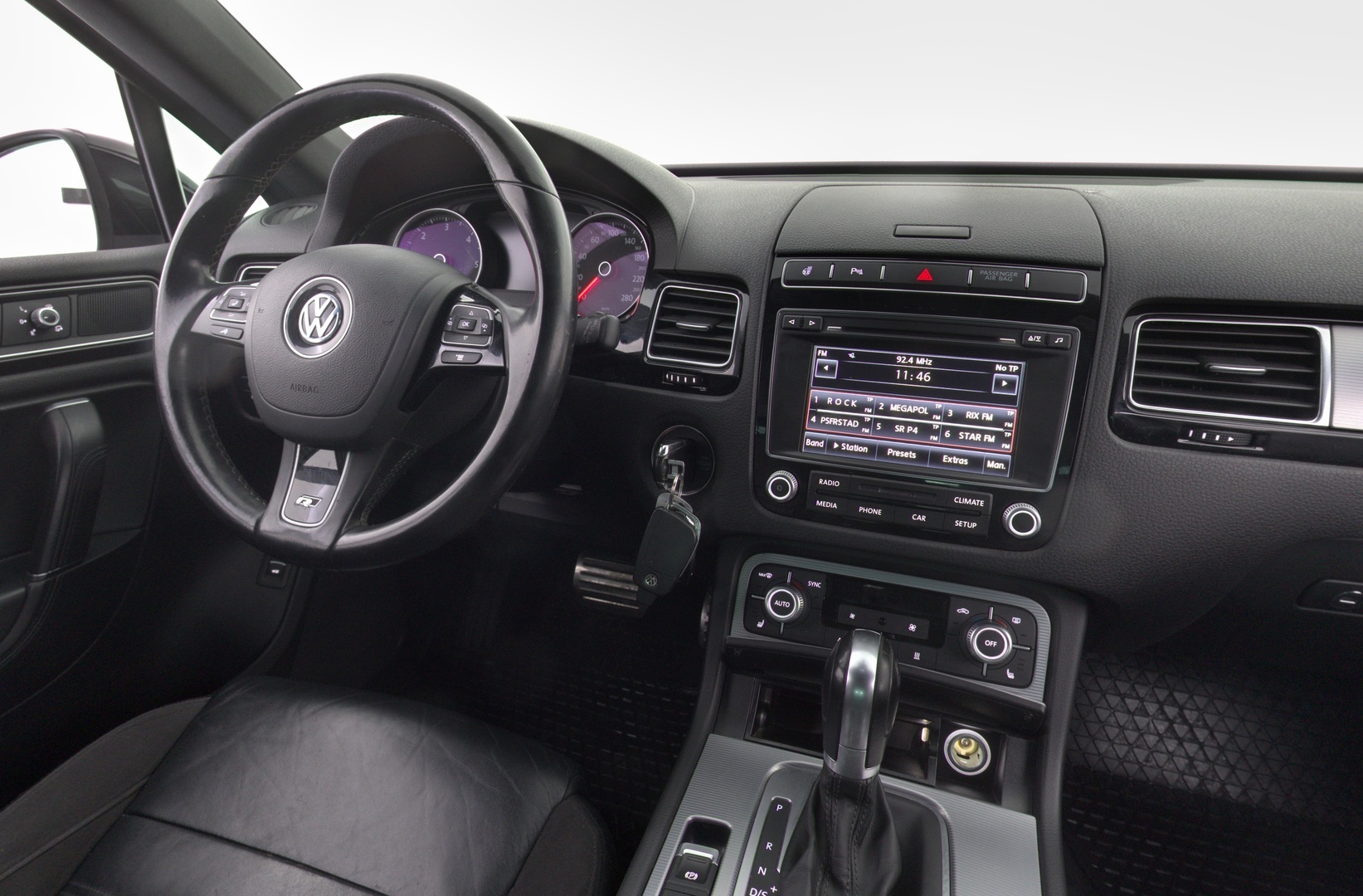 VOLKSWAGEN Touareg 2015