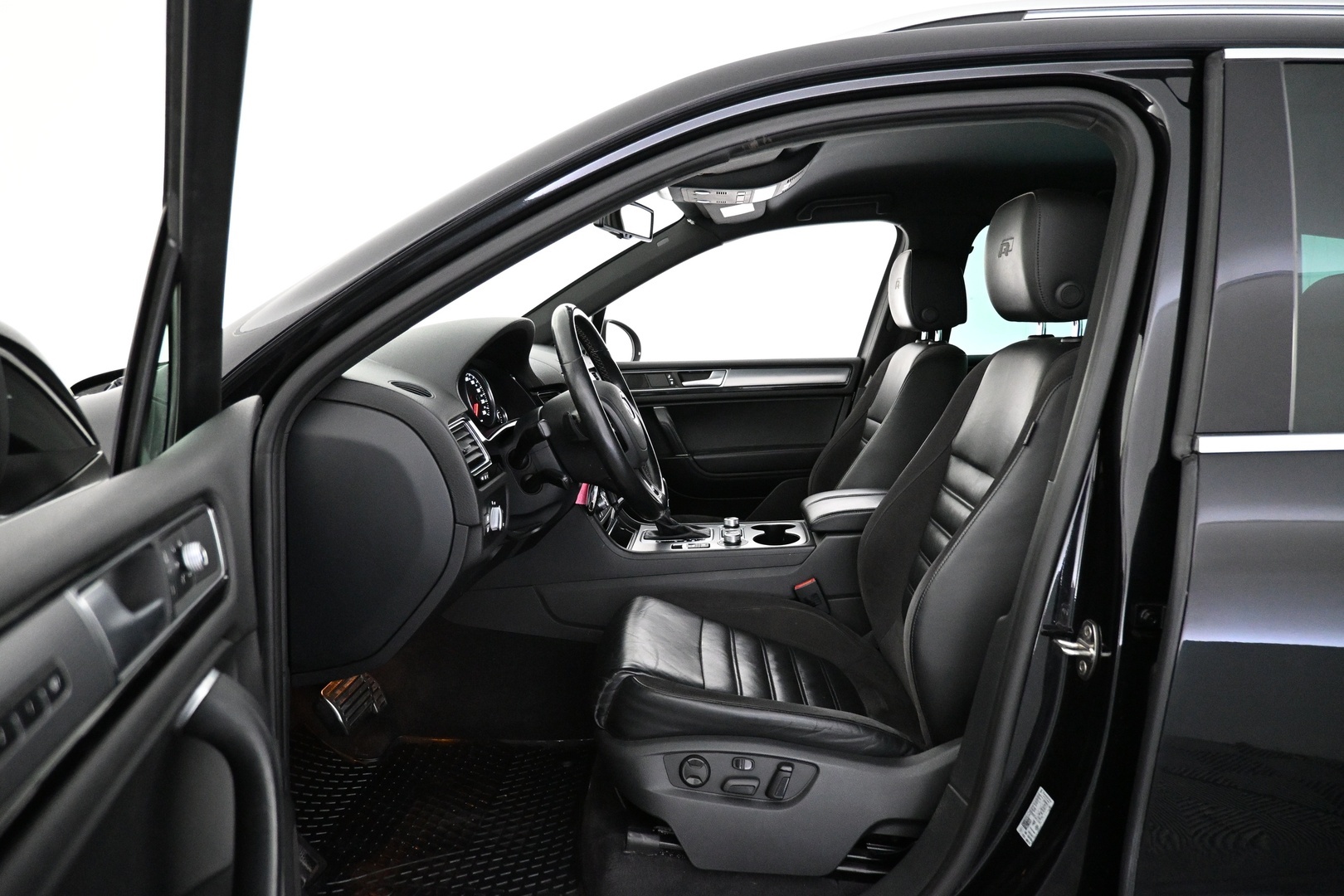 VOLKSWAGEN Touareg 2015