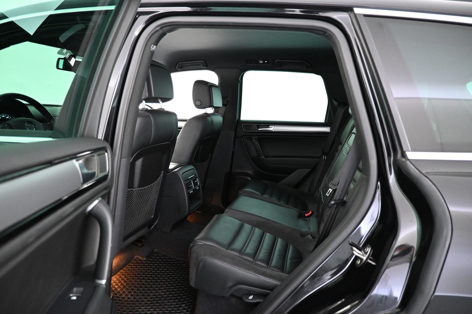 VOLKSWAGEN Touareg 2015