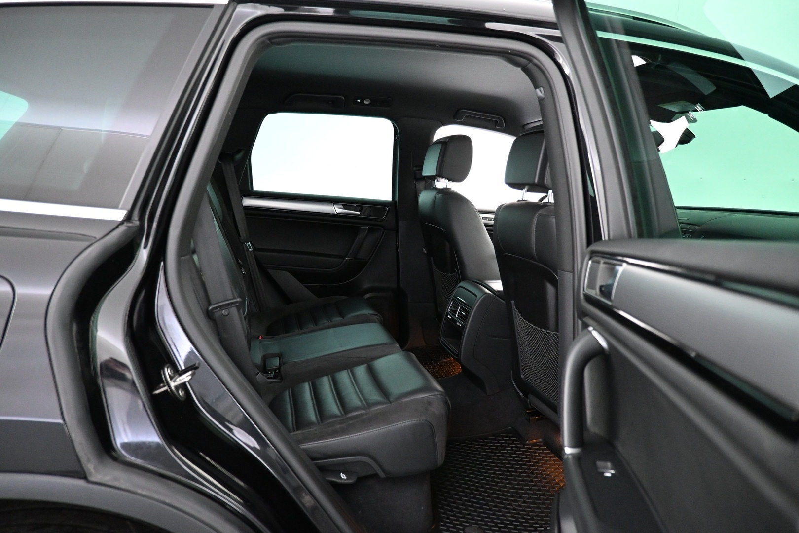 VOLKSWAGEN Touareg 2015