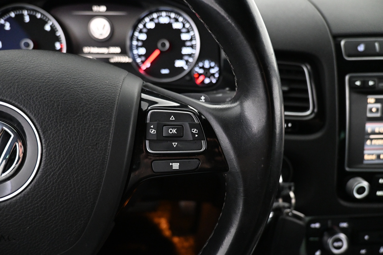 VOLKSWAGEN Touareg 2015