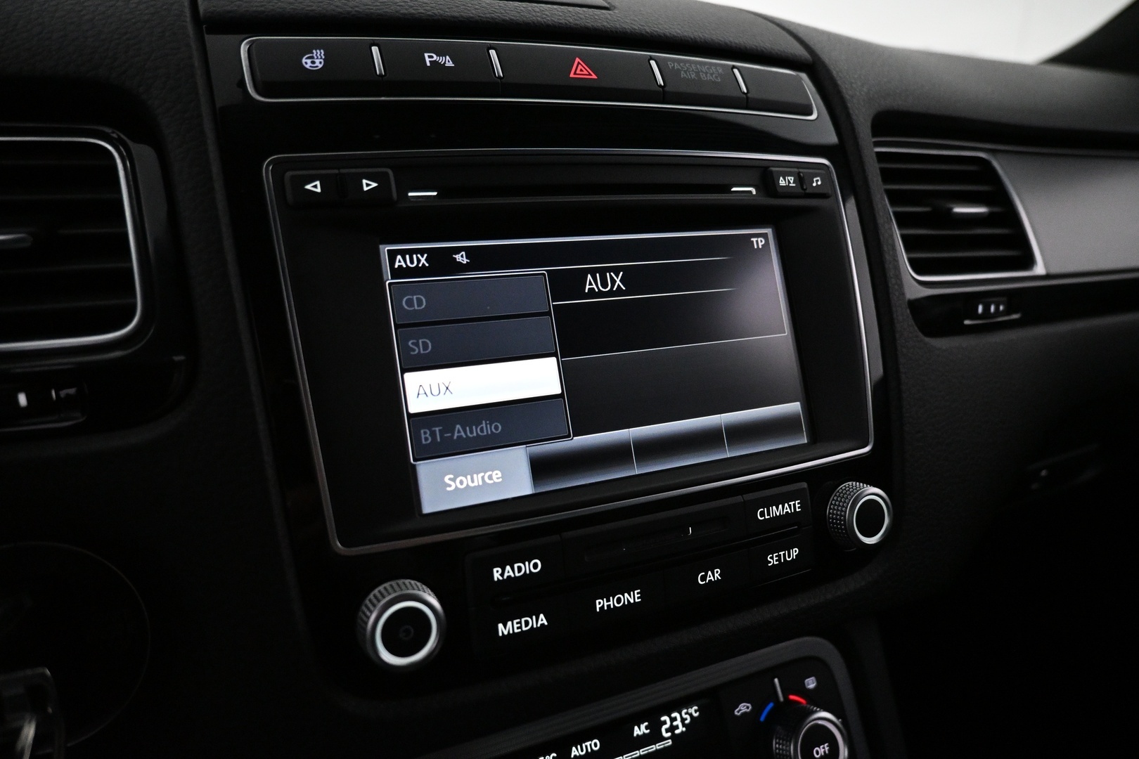 VOLKSWAGEN Touareg 2015