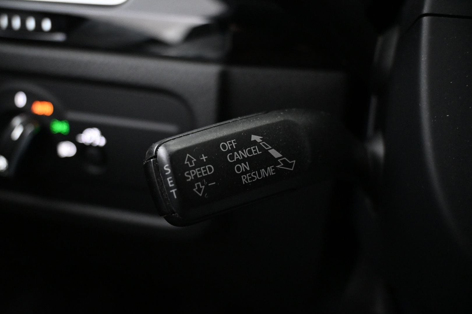 VOLKSWAGEN Touareg 2015