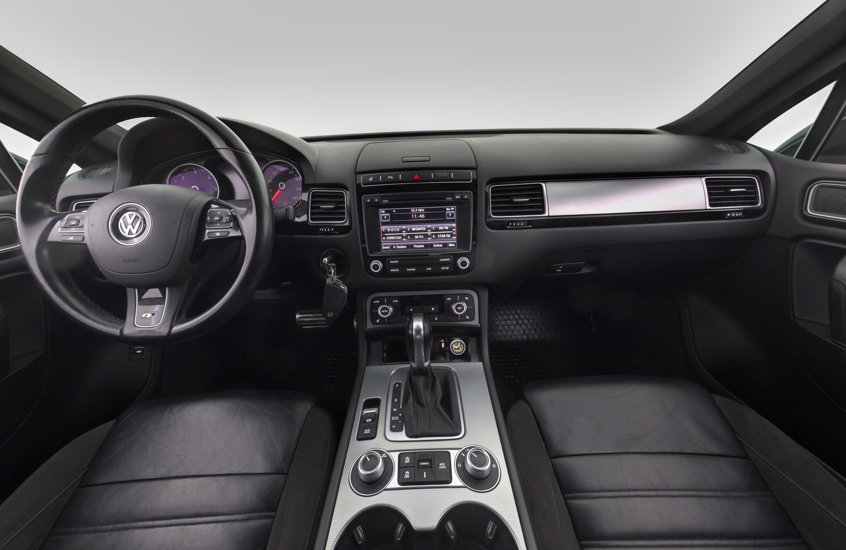 VOLKSWAGEN Touareg 2015