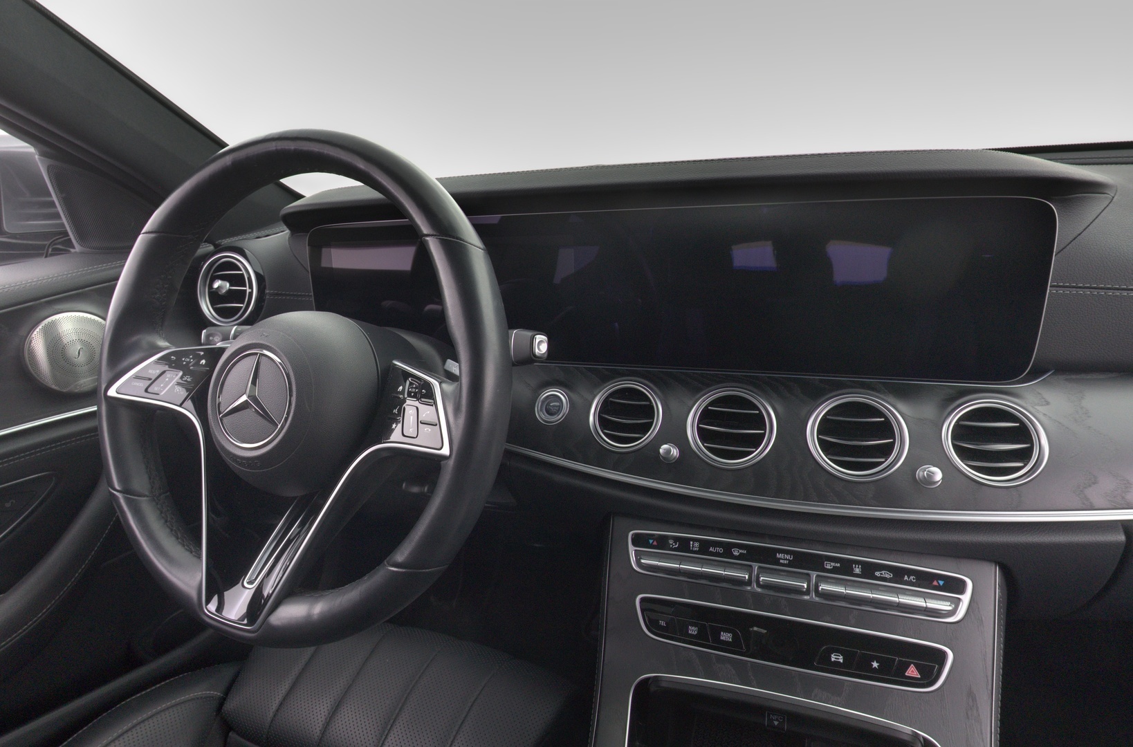 MERCEDES-BENZ E 2023