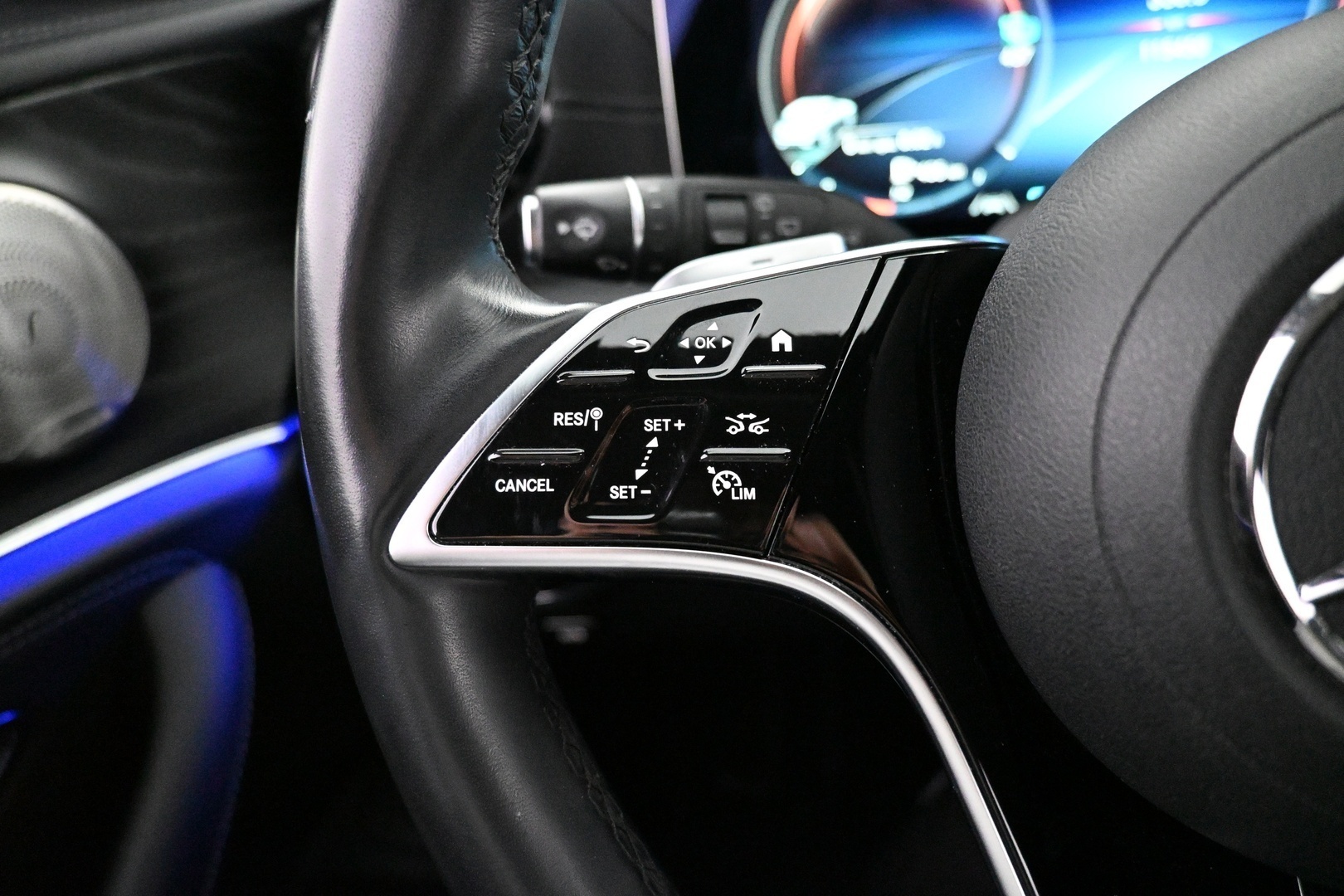 MERCEDES-BENZ E 2023