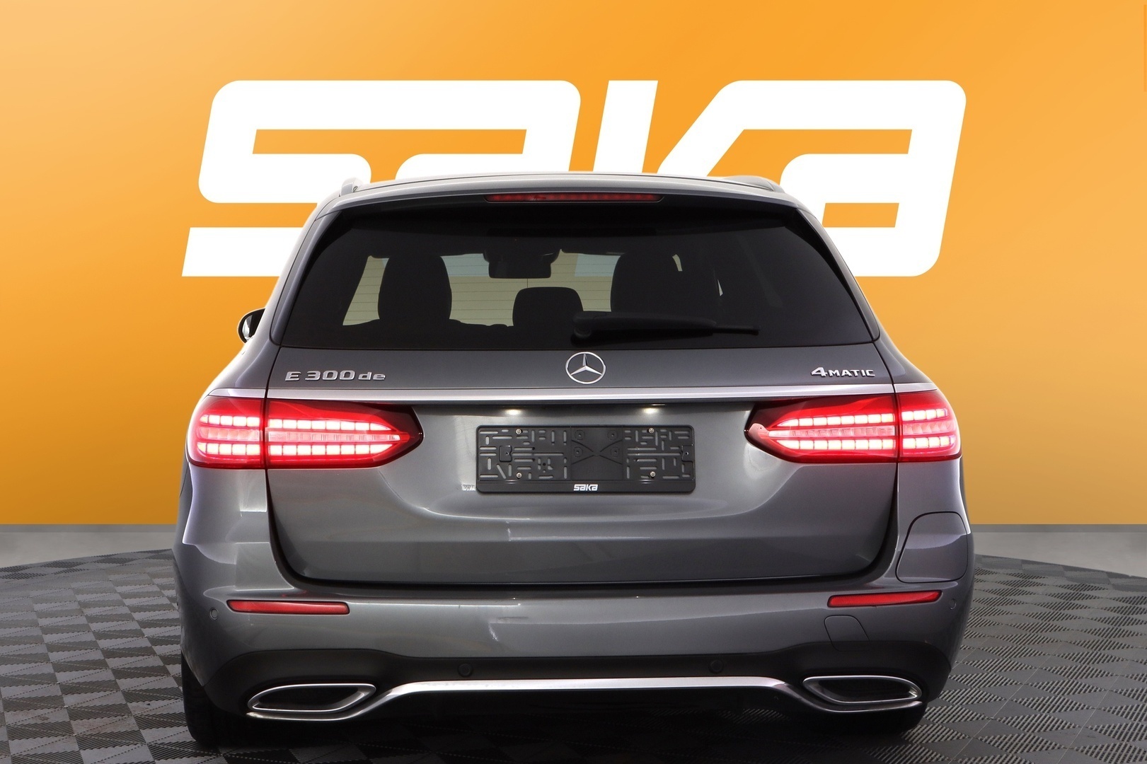 MERCEDES-BENZ E 2023