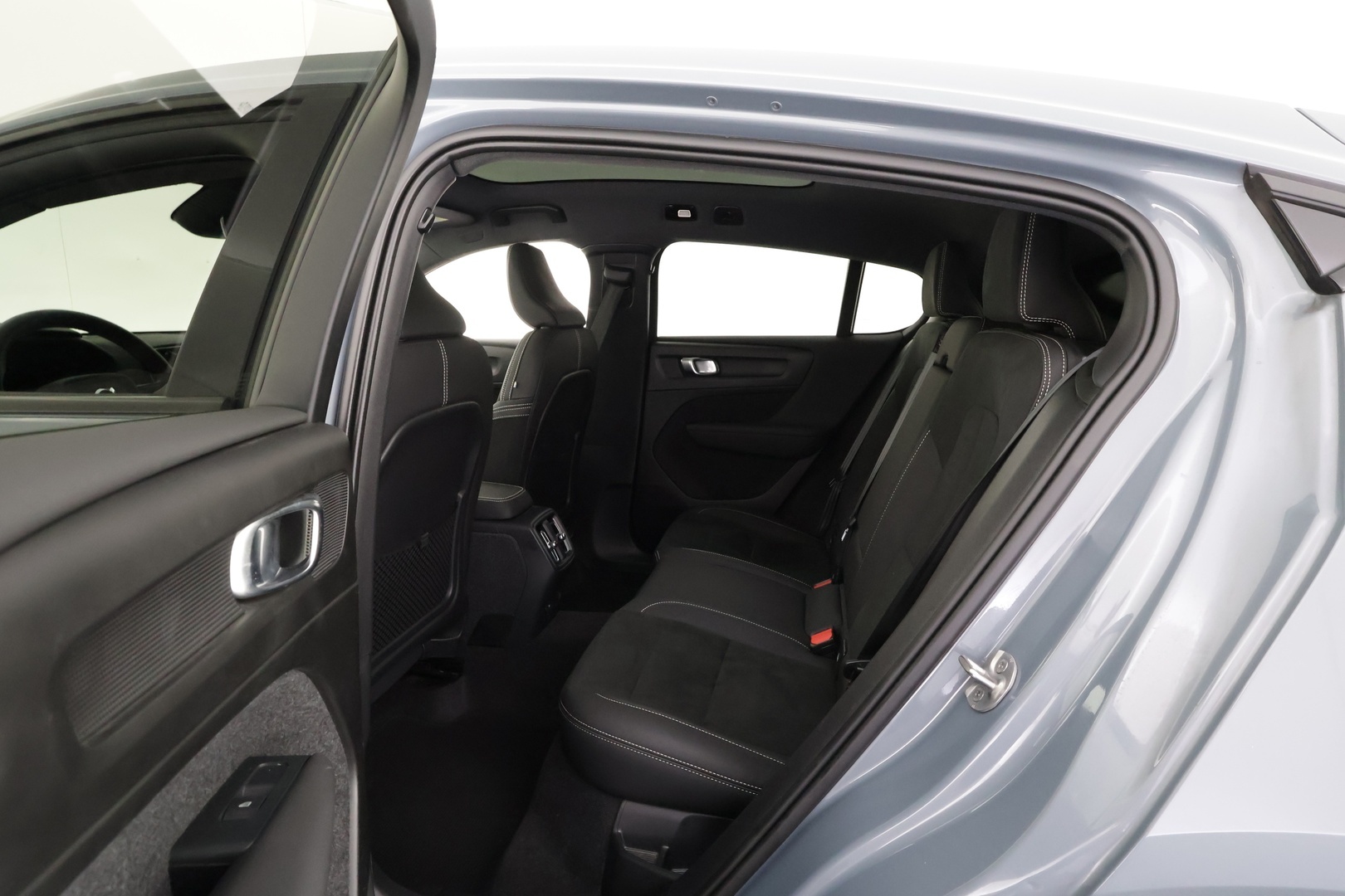 VOLVO C40 2023