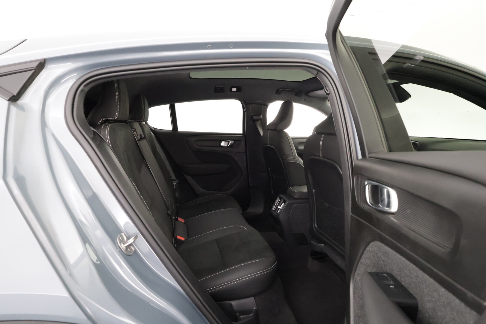 VOLVO C40 2023