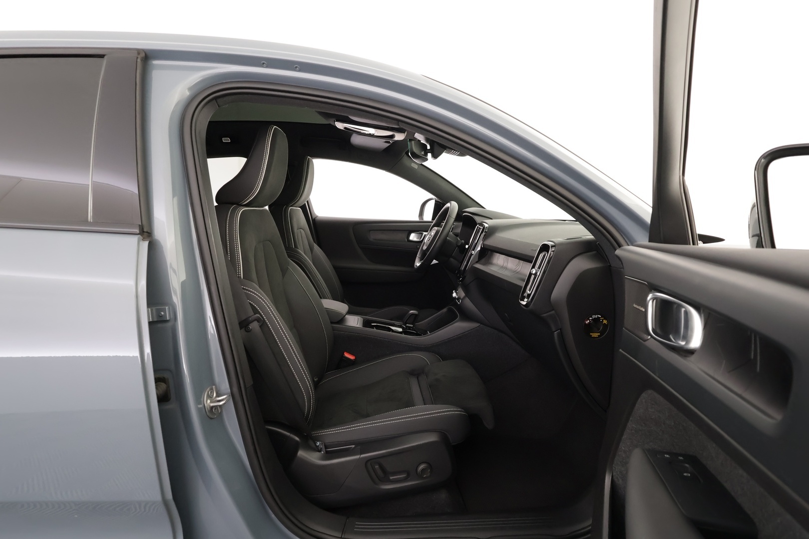 VOLVO C40 2023