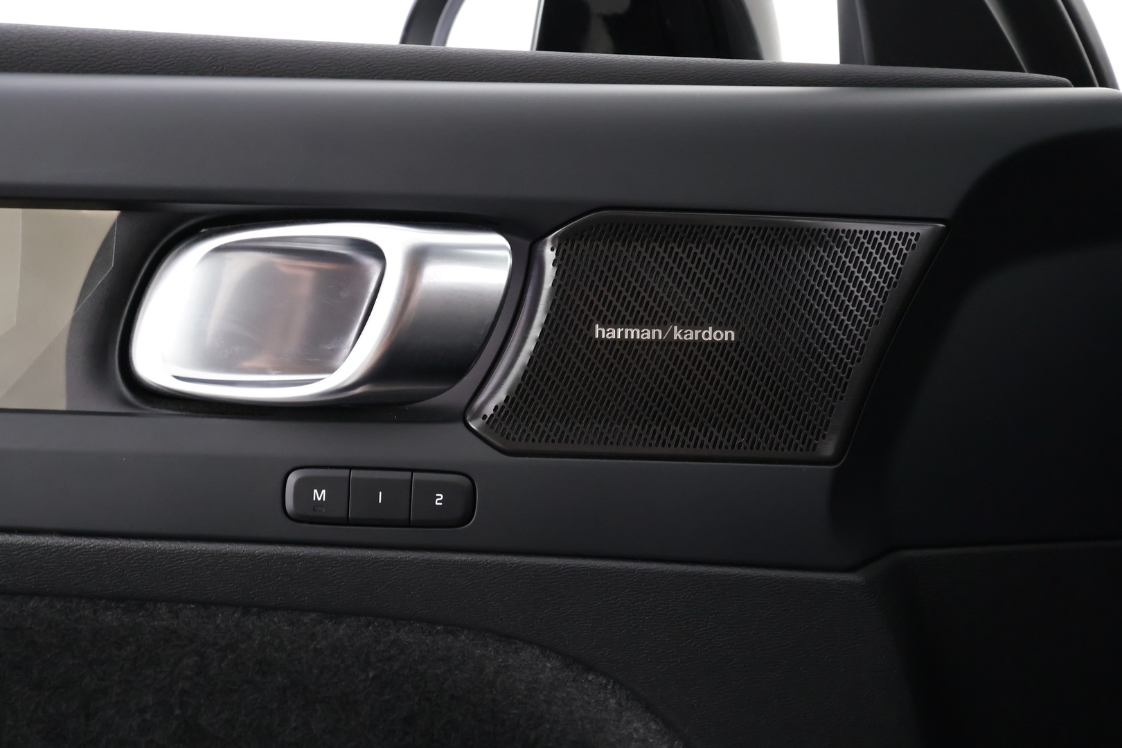 VOLVO C40 2023