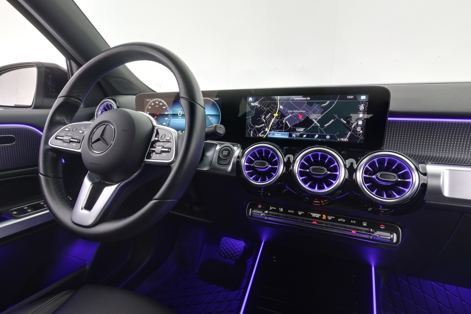 MERCEDES-BENZ EQB 2023