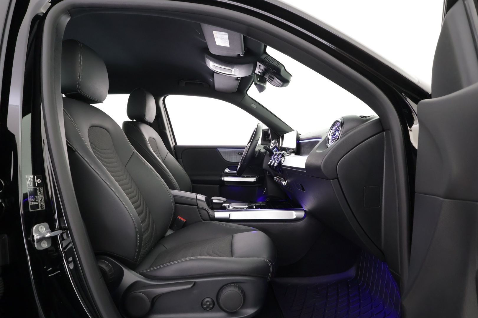 MERCEDES-BENZ EQB 2023