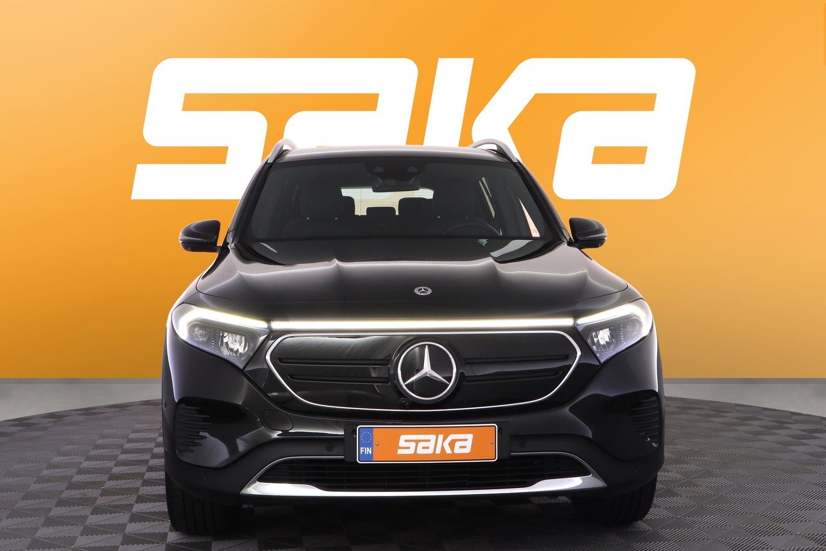MERCEDES-BENZ EQB 2023