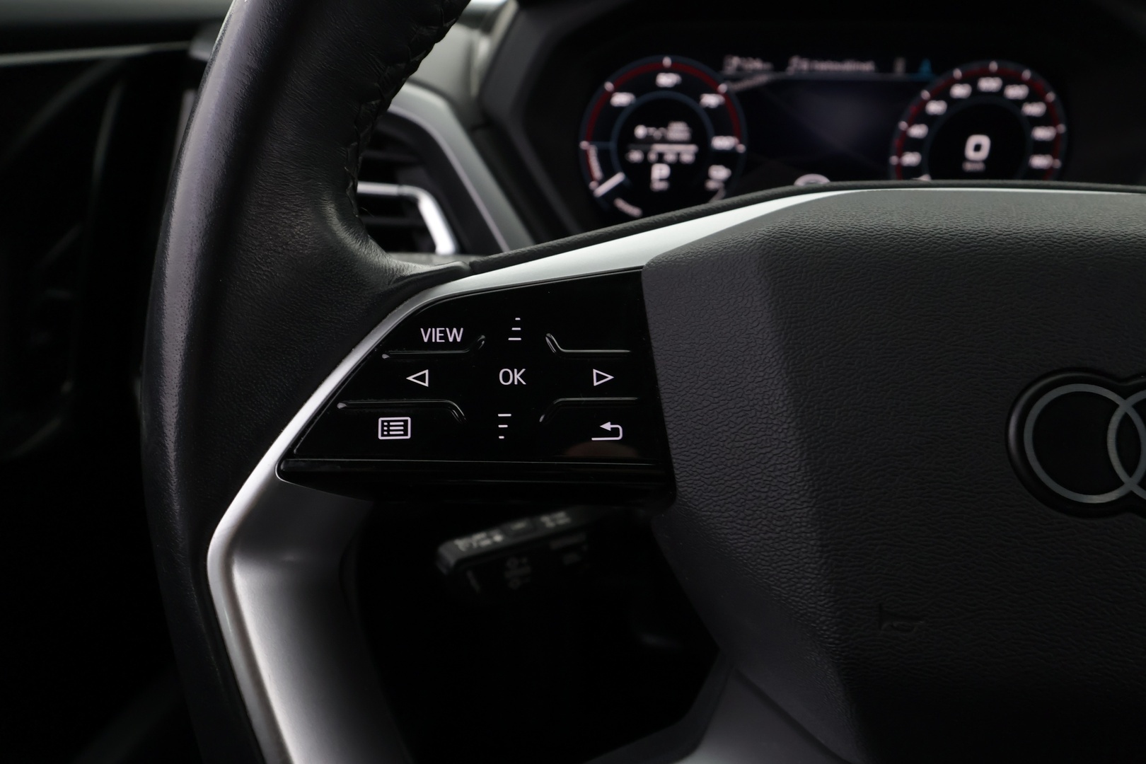 AUDI Q4 e-tron 2022