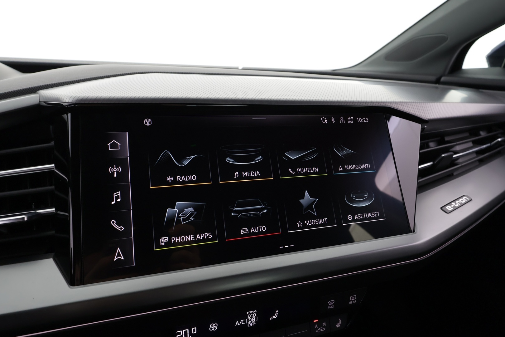 AUDI Q4 e-tron 2022