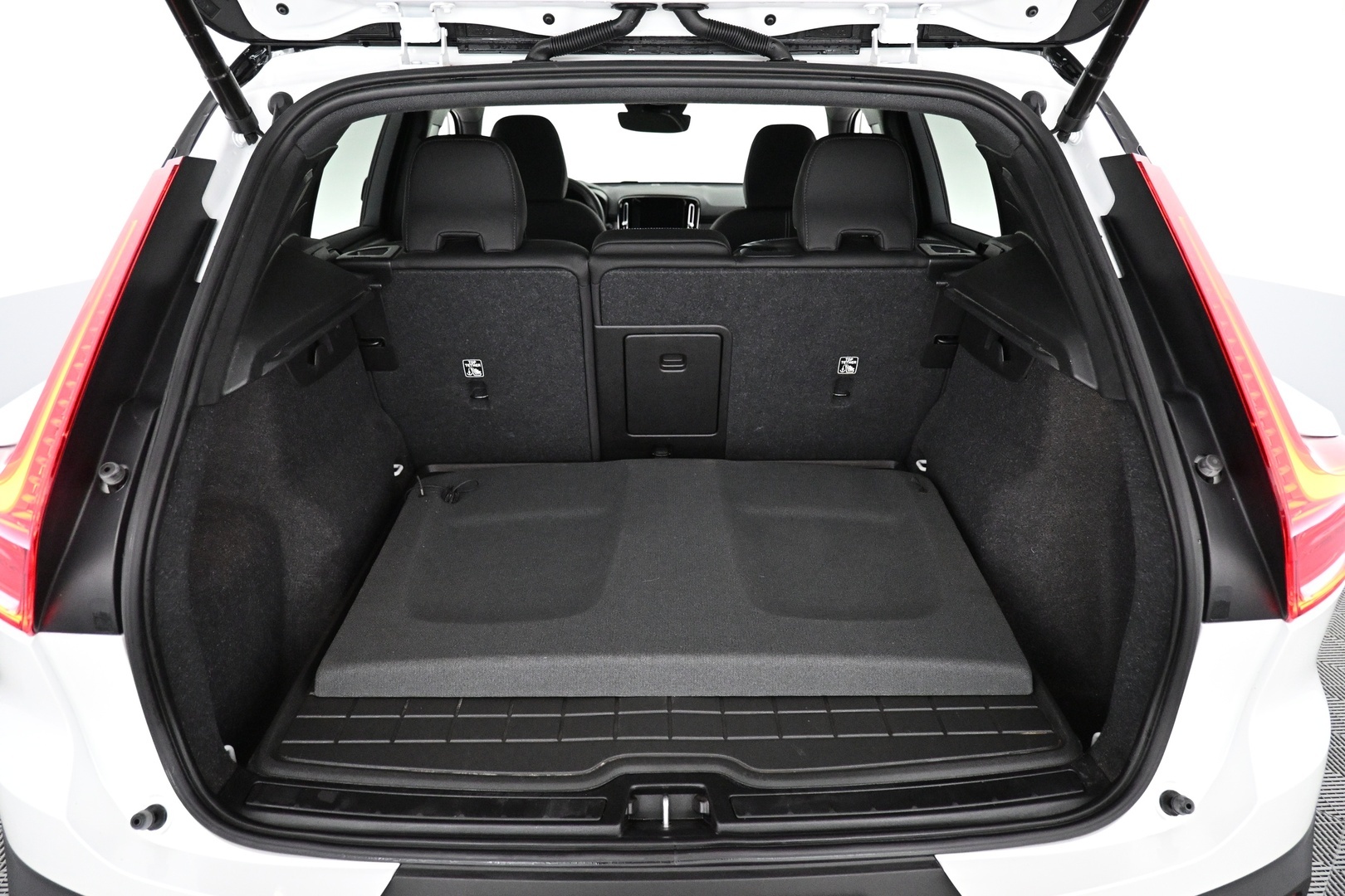 VOLVO XC40 2022
