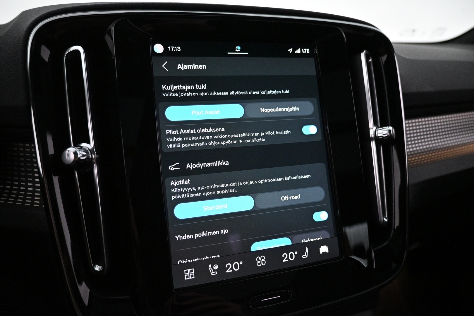 VOLVO XC40 2022