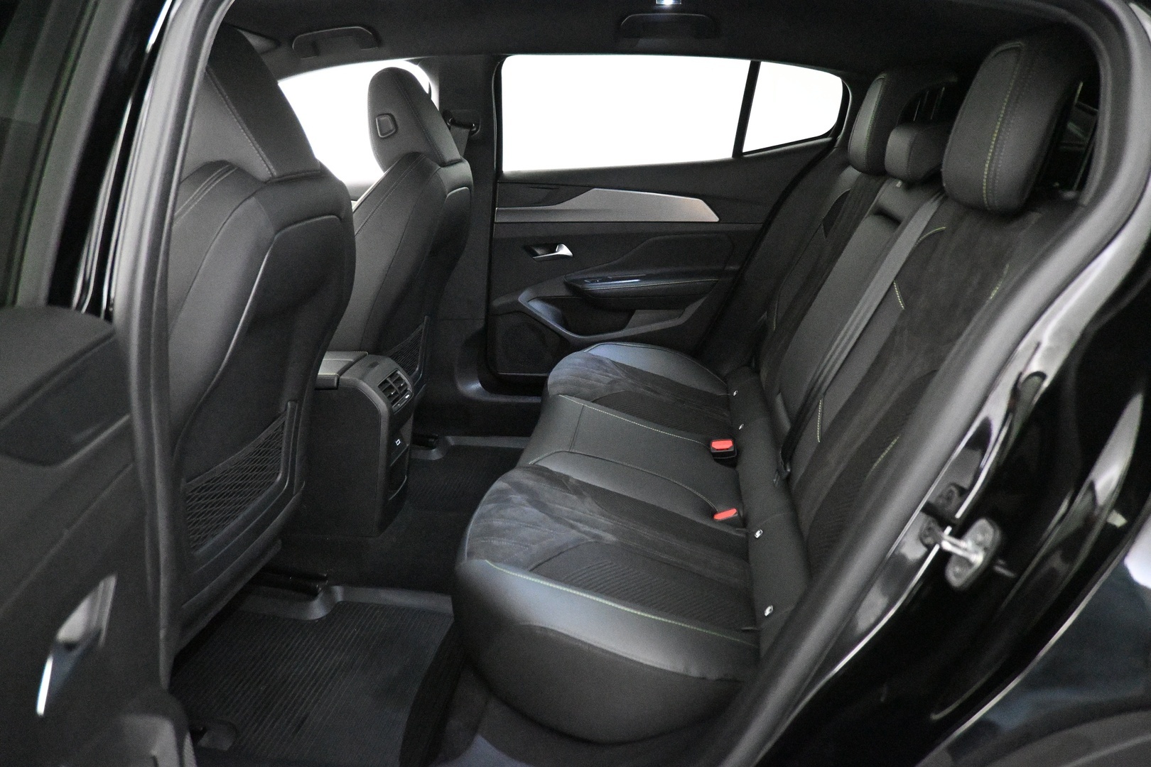 PEUGEOT 408 2024