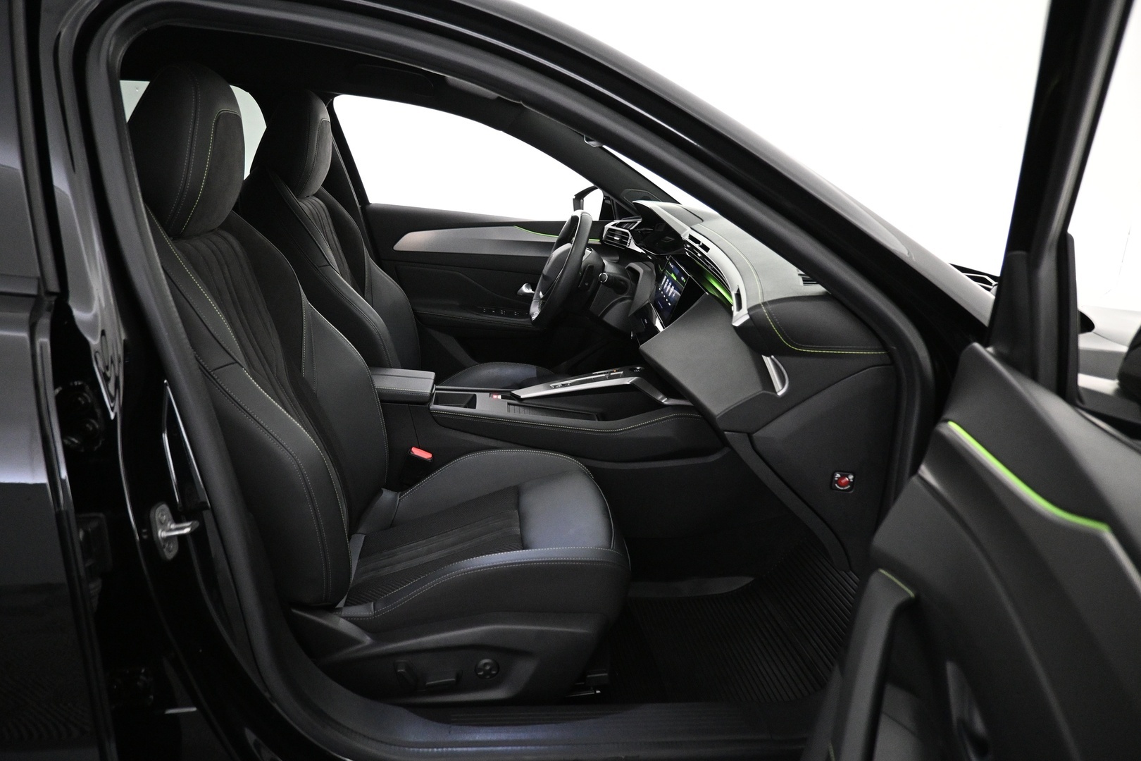 PEUGEOT 408 2024